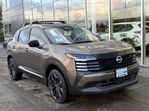 New 2026 Nissan Kicks SR w/ Cold Weather Package image 2