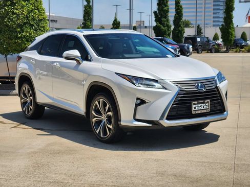 Used 2018 Lexus RX 350 FWD w/ Premium Package image 3