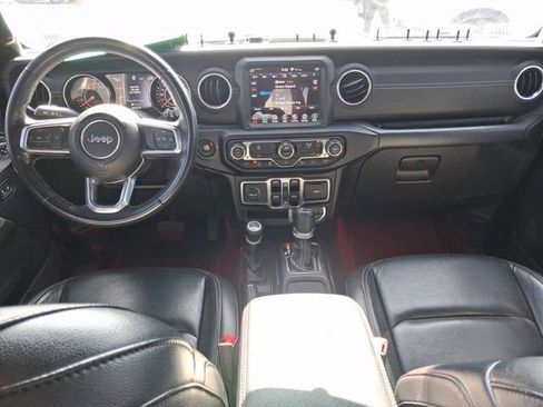 Used 2019 Jeep Wrangler Unlimited Sahara AWD/4WD image 8