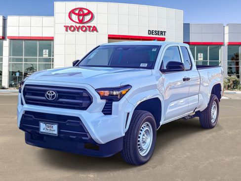 Used 2025 Toyota Tacoma SR image 3