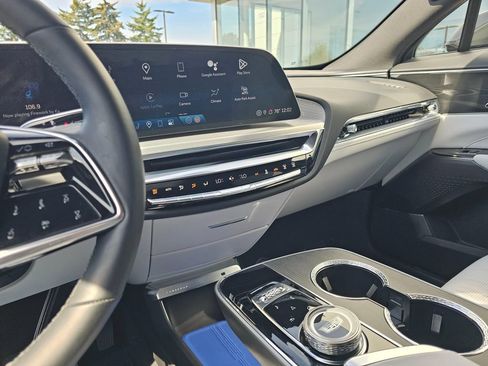Certified 2024 Cadillac Lyriq Luxury AWD/4WD image 31