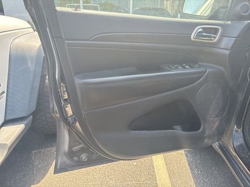 Used 2015 Jeep Grand Cherokee Laredo w/ Quick Order Package 23E image 13