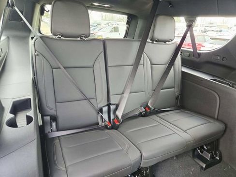 New 2026 Chevrolet Suburban High Country image 13