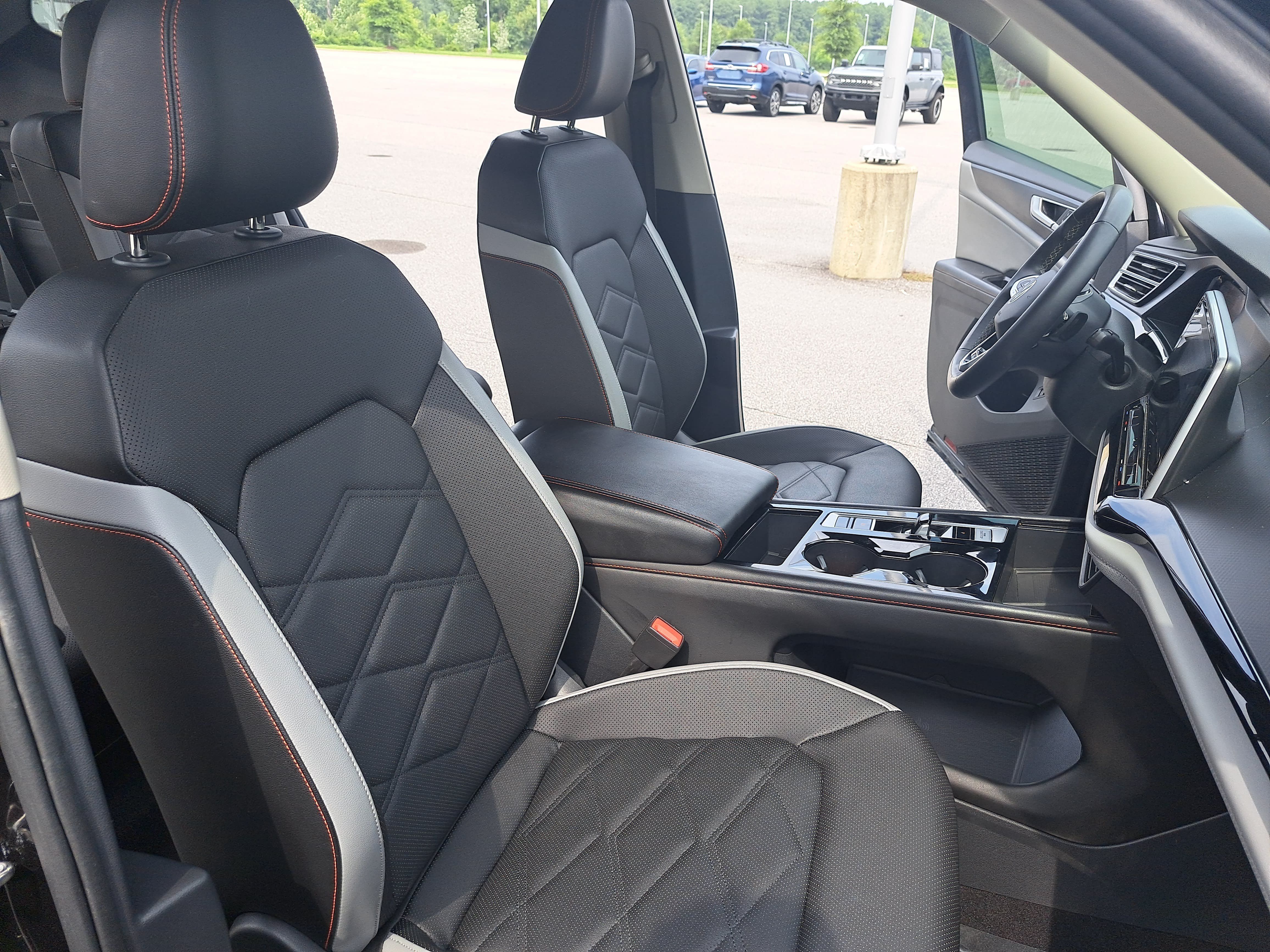 Used 2024 Volkswagen Atlas Peak Edition SEL AWD/4WD image 10