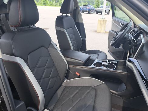 Used 2024 Volkswagen Atlas Peak Edition SEL AWD/4WD image 10
