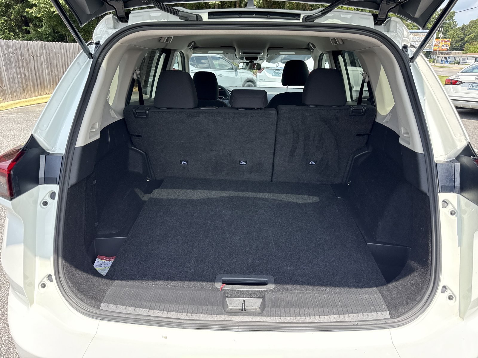 Used 2025 Nissan Rogue S FWD image 28
