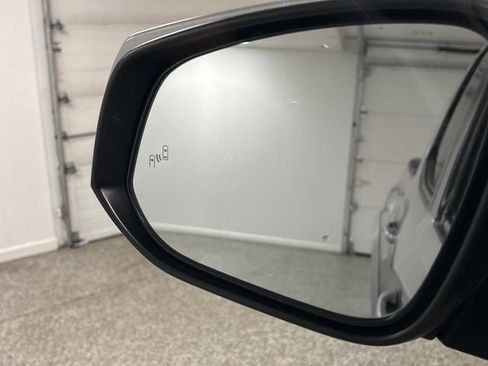 Used 2017 Toyota Tacoma TRD Sport image 46