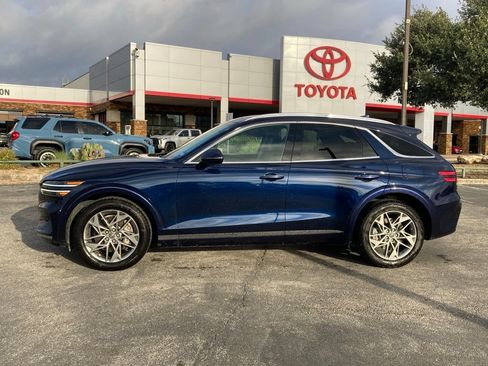 Used 2025 Genesis GV70 2.5T AWD/4WD image 6