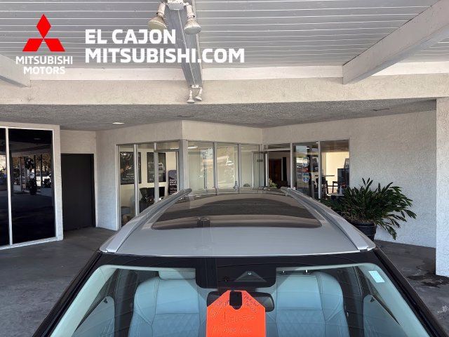 Used 2025 Mitsubishi Outlander SEL AWD/4WD image 6