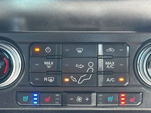 Used 2019 Ford F350 Platinum w/ Platinum Ultimate Package AWD/4WD image 34