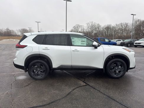 New 2026 Nissan Rogue SV image 4