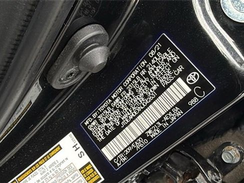 Certified 2022 Toyota Corolla LE image 32