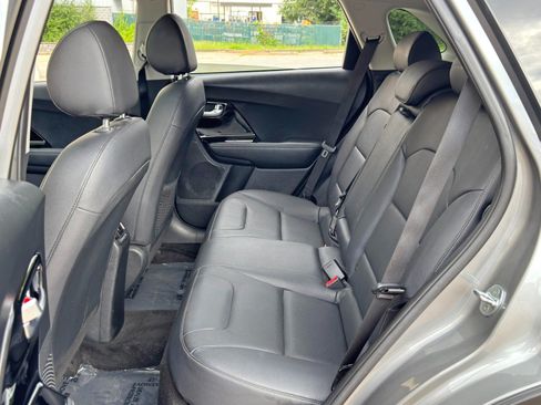 Used 2022 Kia Niro EX Premium FWD image 39