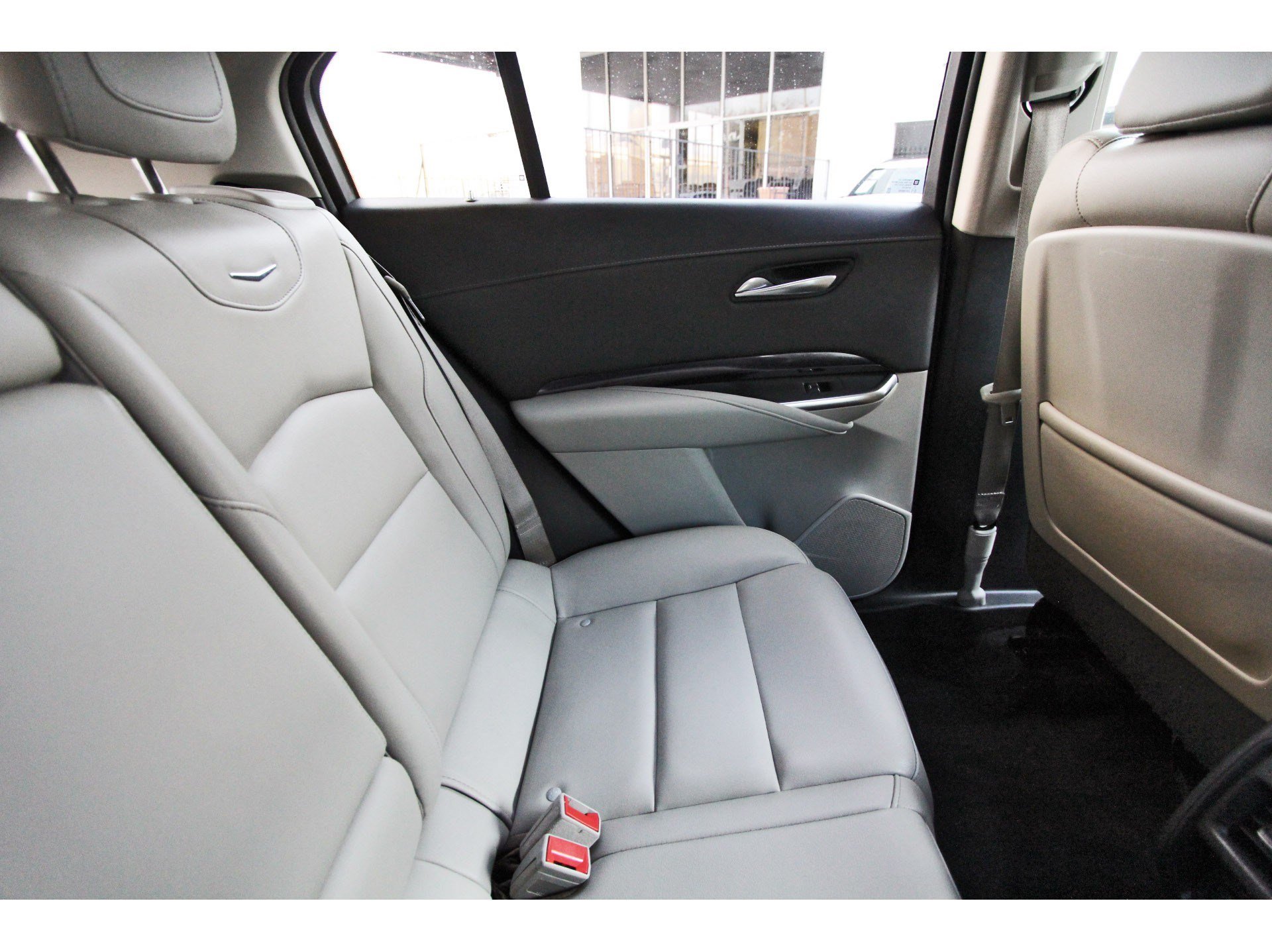 Used 2022 Cadillac XT4 Luxury w/ Cold Weather Package FWD image 14