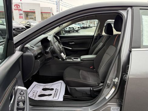 Used 2023 Nissan Sentra SR w/ Midnight Edition Package image 14