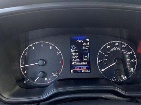 Certified 2025 Toyota Corolla SE image 14