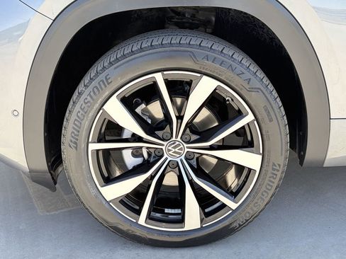 Used 2025 Volkswagen Atlas Cross Sport SEL Premium R-Line AWD/4WD image 9