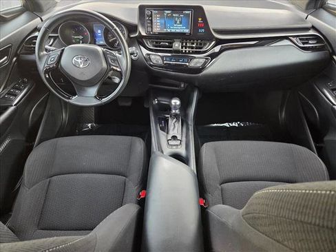 Used 2018 Toyota C-HR XLE image 16