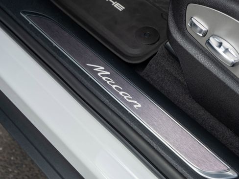 Certified 2026 Porsche Macan AWD/4WD image 20