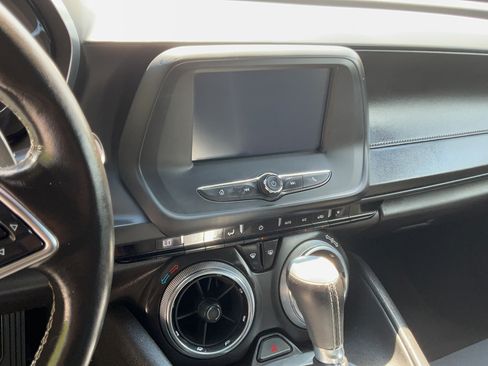 Used 2018 Chevrolet Camaro LT RWD image 16