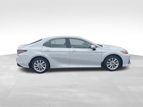 Used 2023 Toyota Camry LE image 6