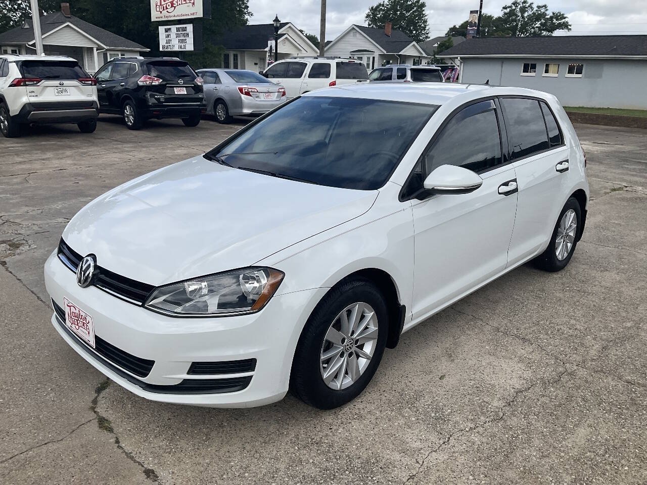 Used 2015 Volkswagen Golf S FWD image 7