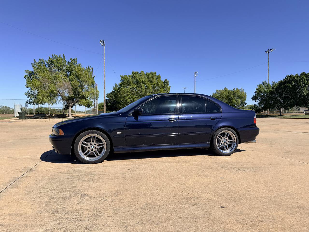 Used 2001 BMW 540i Sedan RWD image 2