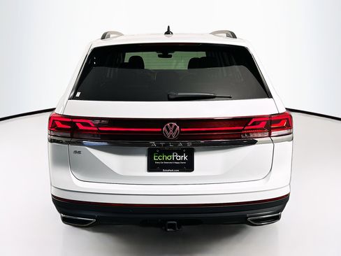 Used 2025 Volkswagen Atlas SE image 7