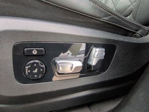 Used 2024 BMW X5 xDrive40i w/ Premium Package image 17