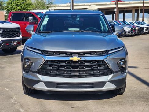 Used 2024 Chevrolet Blazer LT w/ Convenience Package FWD image 2
