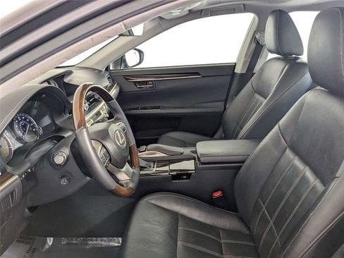 Used 2016 Lexus ES 350 w/ Luxury Package w/Wood Trim image 9