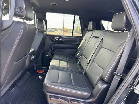 Used 2024 GMC Yukon SLT image 8