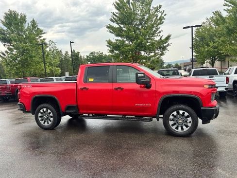 Used 2024 Chevrolet Silverado 2500 Custom w/ Custom Convenience Package AWD/4WD image 5