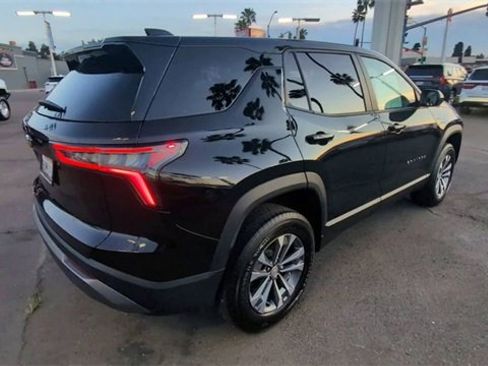 Used 2026 Chevrolet Equinox LT image 8