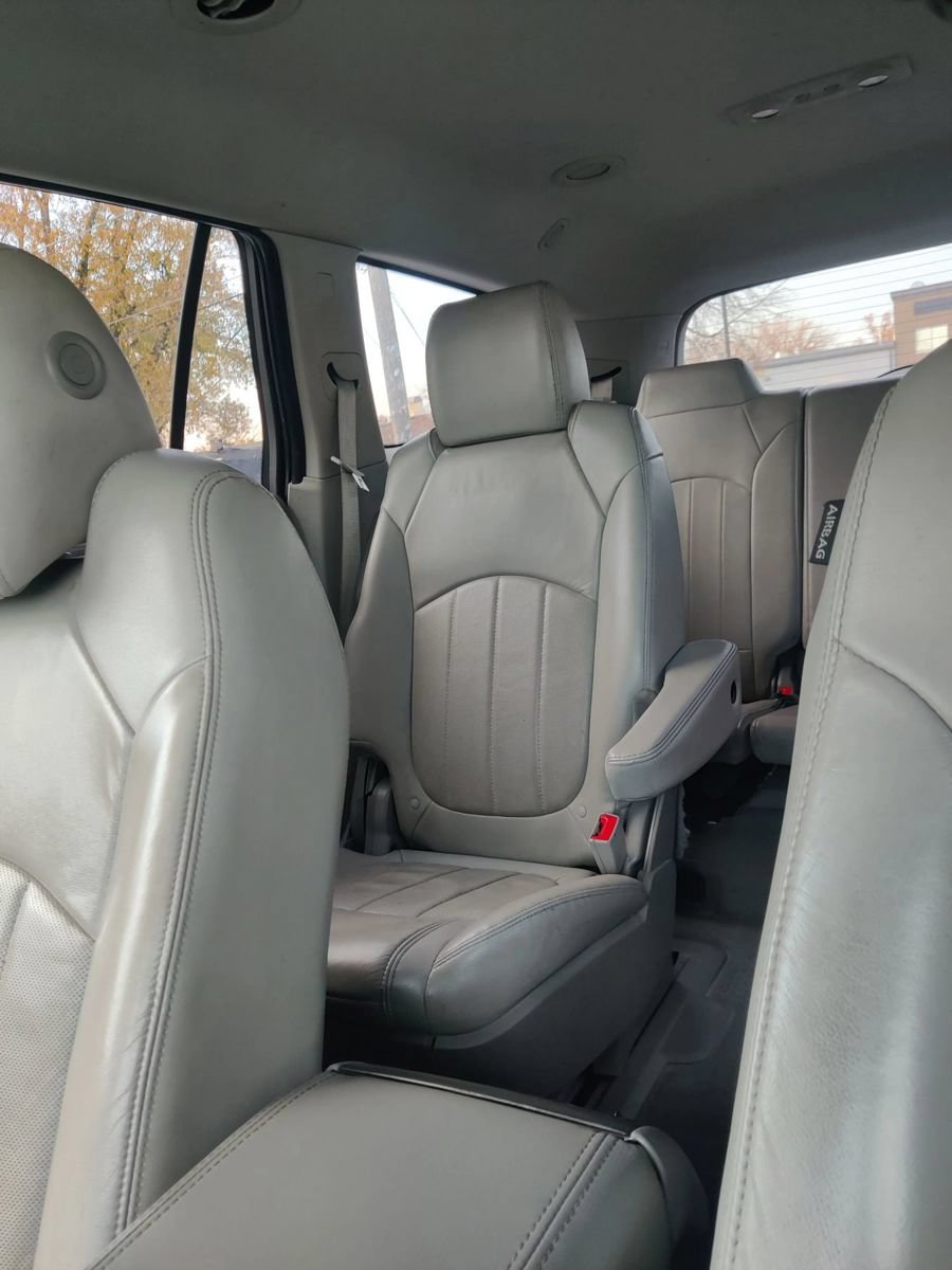 Used 2016 Buick Enclave Leather AWD/4WD image 30
