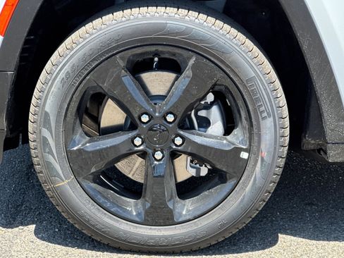 New 2026 Jeep Grand Cherokee L Limited AWD/4WD image 25