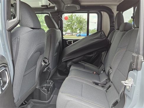 New 2025 Jeep Gladiator Sport image 4