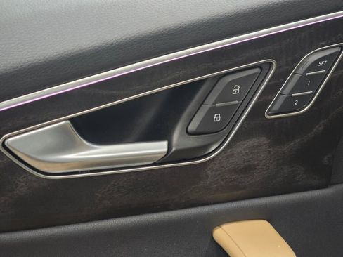 Used 2024 Audi Q8 Prestige w/ Prestige Package image 34