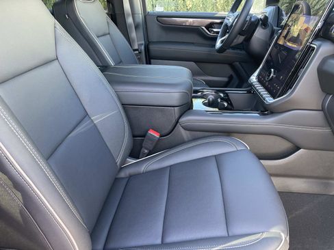 New 2026 GMC Yukon Elevation image 28