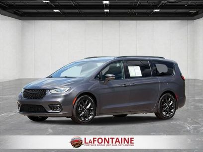 Certified 2022 Chrysler Pacifica Touring-L w/ S Appearance Package