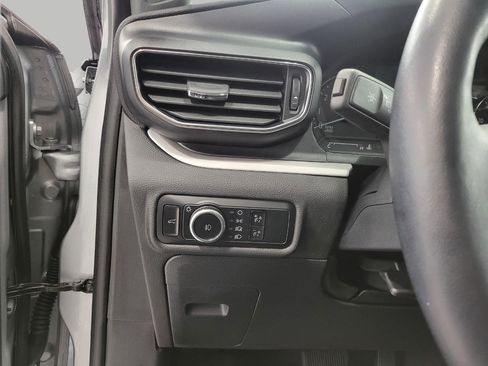 Used 2023 Ford Explorer XLT w/ Equipment Group 202A AWD/4WD image 11