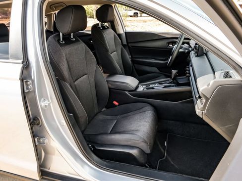 Used 2025 Honda Accord LX image 32