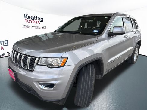 Used 2018 Jeep Grand Cherokee Laredo image 3