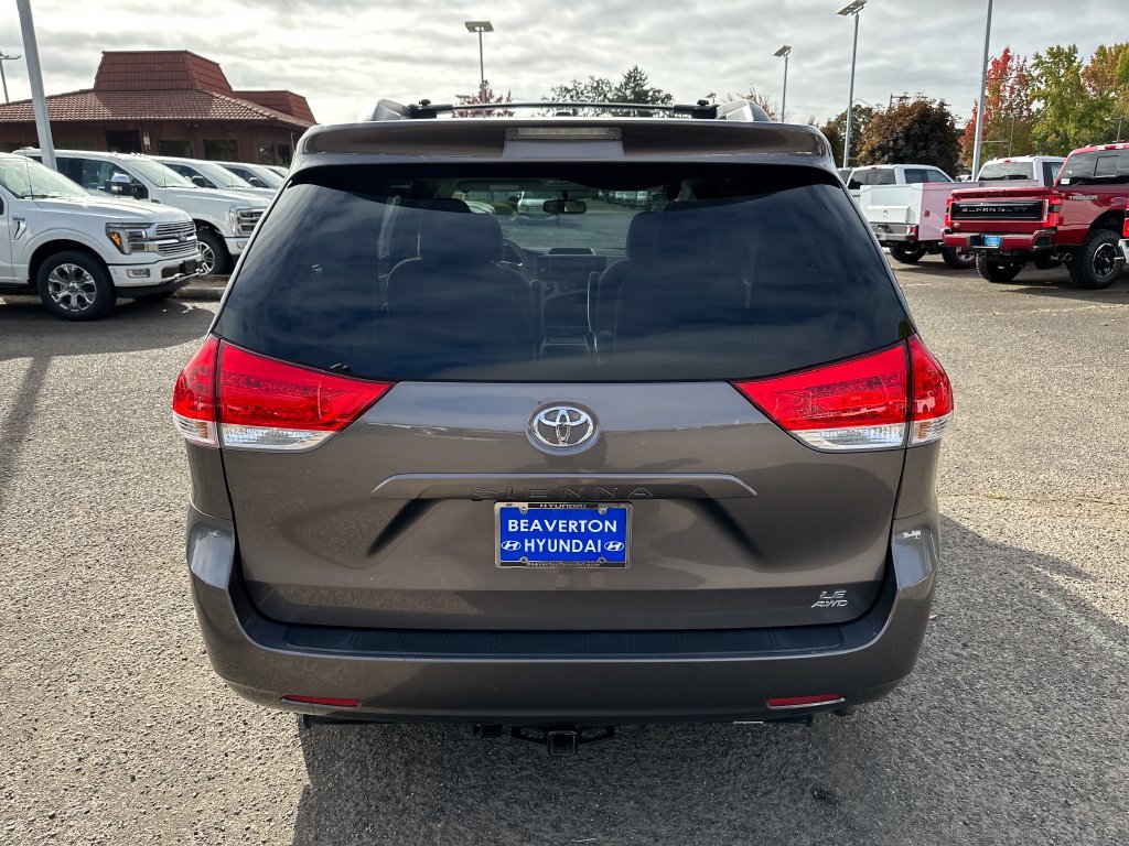 Used 2014 Toyota Sienna LE AWD/4WD image 5