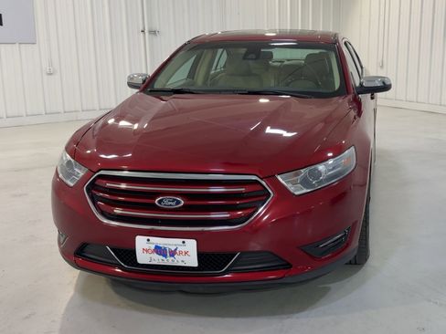 Used 2014 Ford Taurus Limited w/ Equipment Group 301A image 4