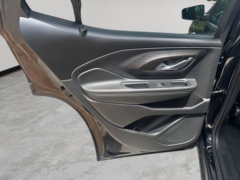 Used 2024 GMC Terrain SLE image 17