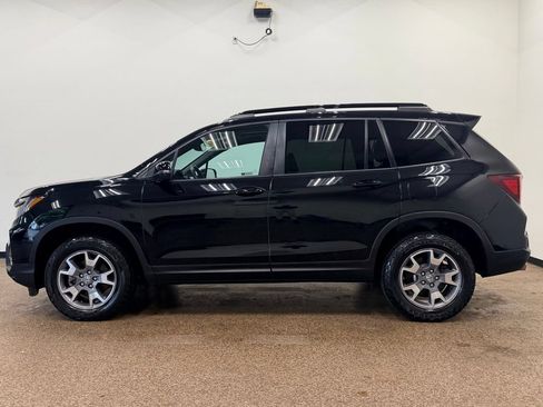 Used 2023 Honda Passport TrailSport image 2