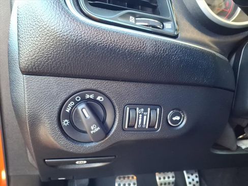 Used 2016 Dodge Challenger R/T Scat Pack RWD image 29