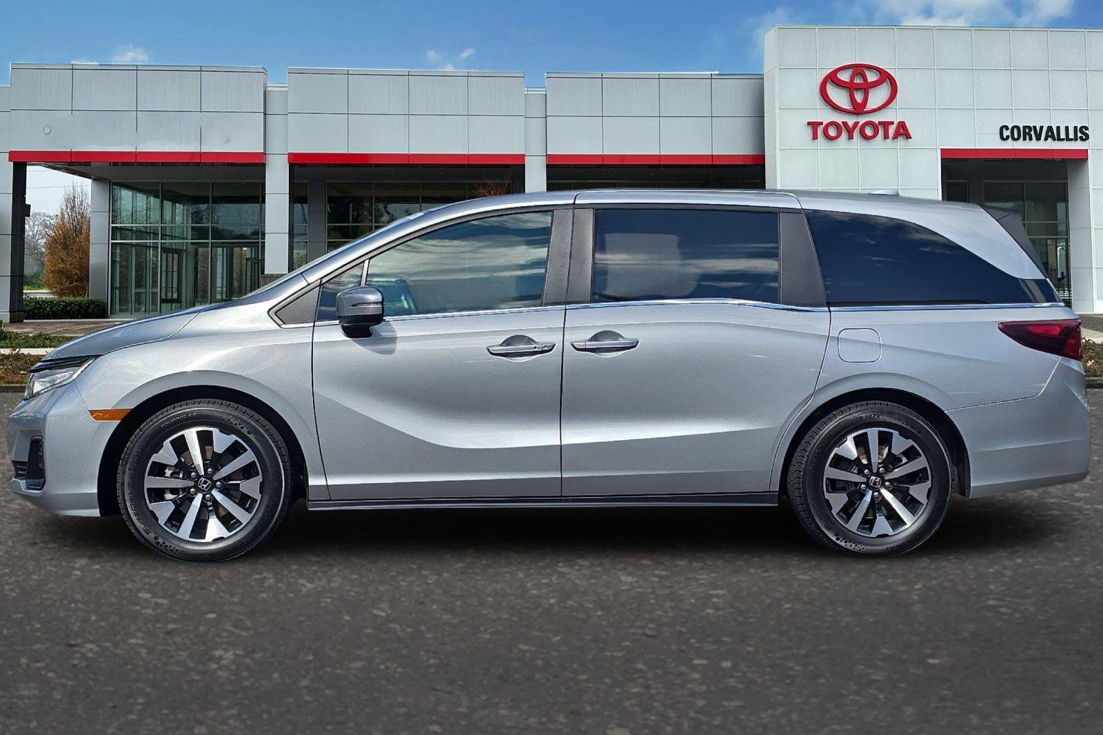 Used 2025 Honda Odyssey EX-L image 7