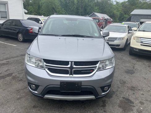 Used 2017 Dodge Journey SXT w/ Comfort/Convenience Group FWD image 4